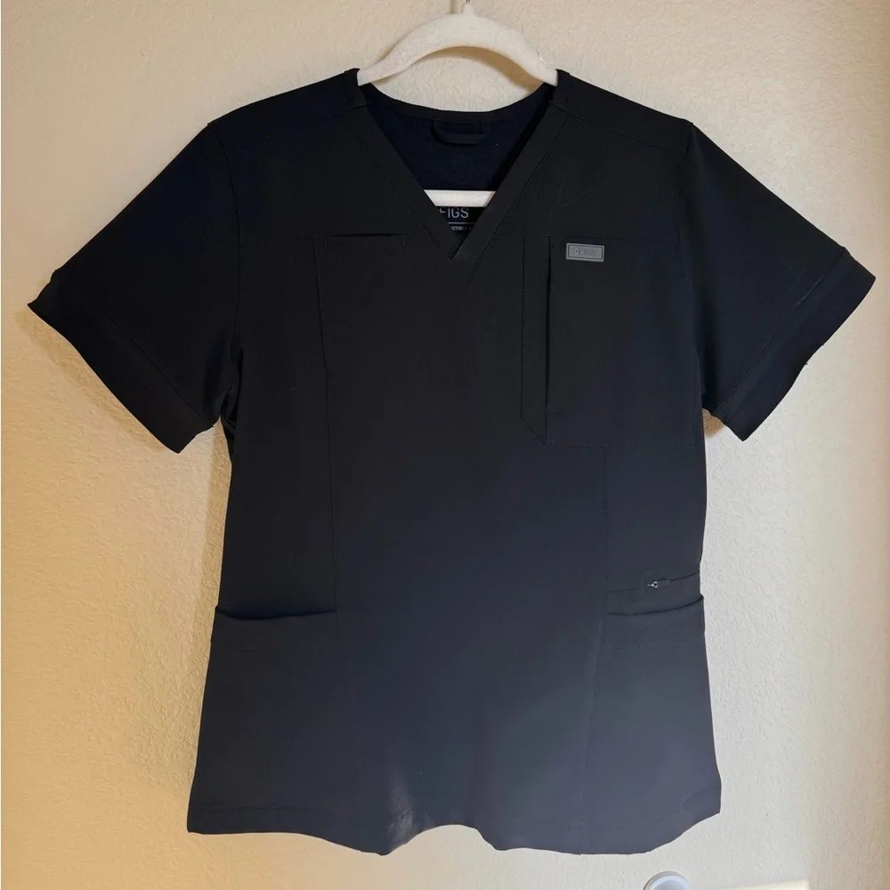 FIGS Indestructible Slim V Neck Scrub‎ Top Sz M 5 Pockets Nurse